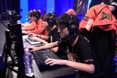 外媒战力榜出炉：T1稳居榜首，LPL三队跻身前五